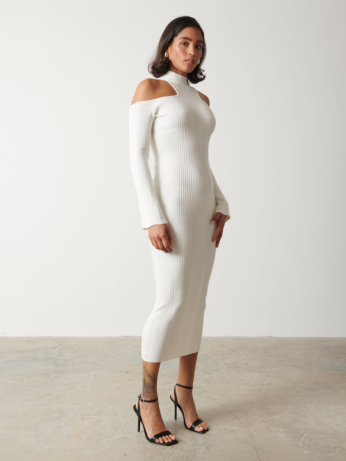 Alivia Cut Out Shoulder Midaxi Knit Dress - Cream