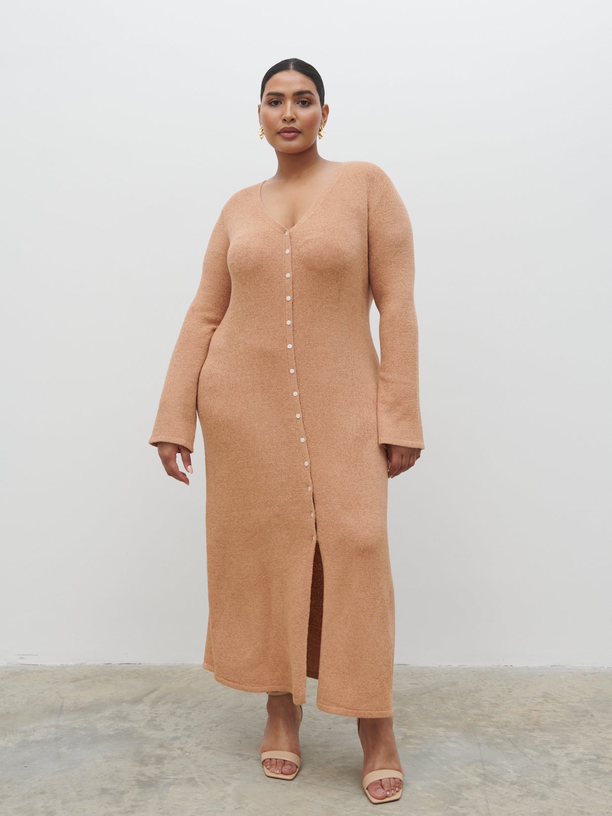 Hazel Knit Maxi Dress Curve - Tan Blush