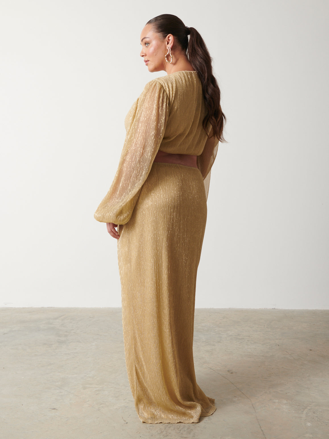 Zaya Plisse Metallic Maxi Dress Curve - Metallic Gold