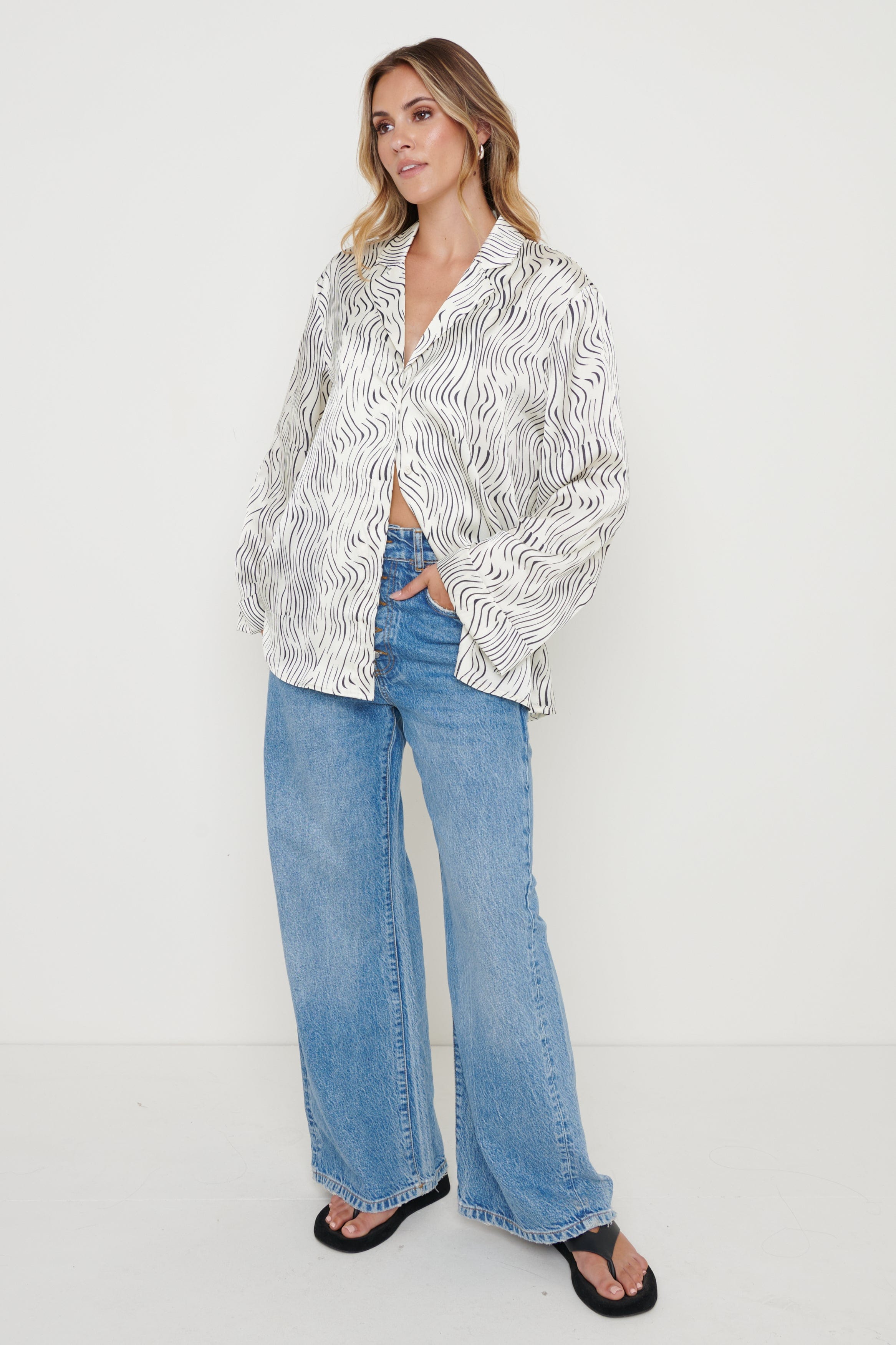 Hailee Relaxed Blouse - Abstract Wave