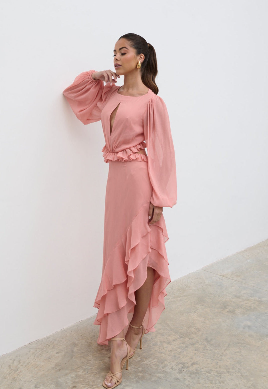 Adelina Cut Out Ruffle Maxi Dress Apricot Ice – Pretty Lavish