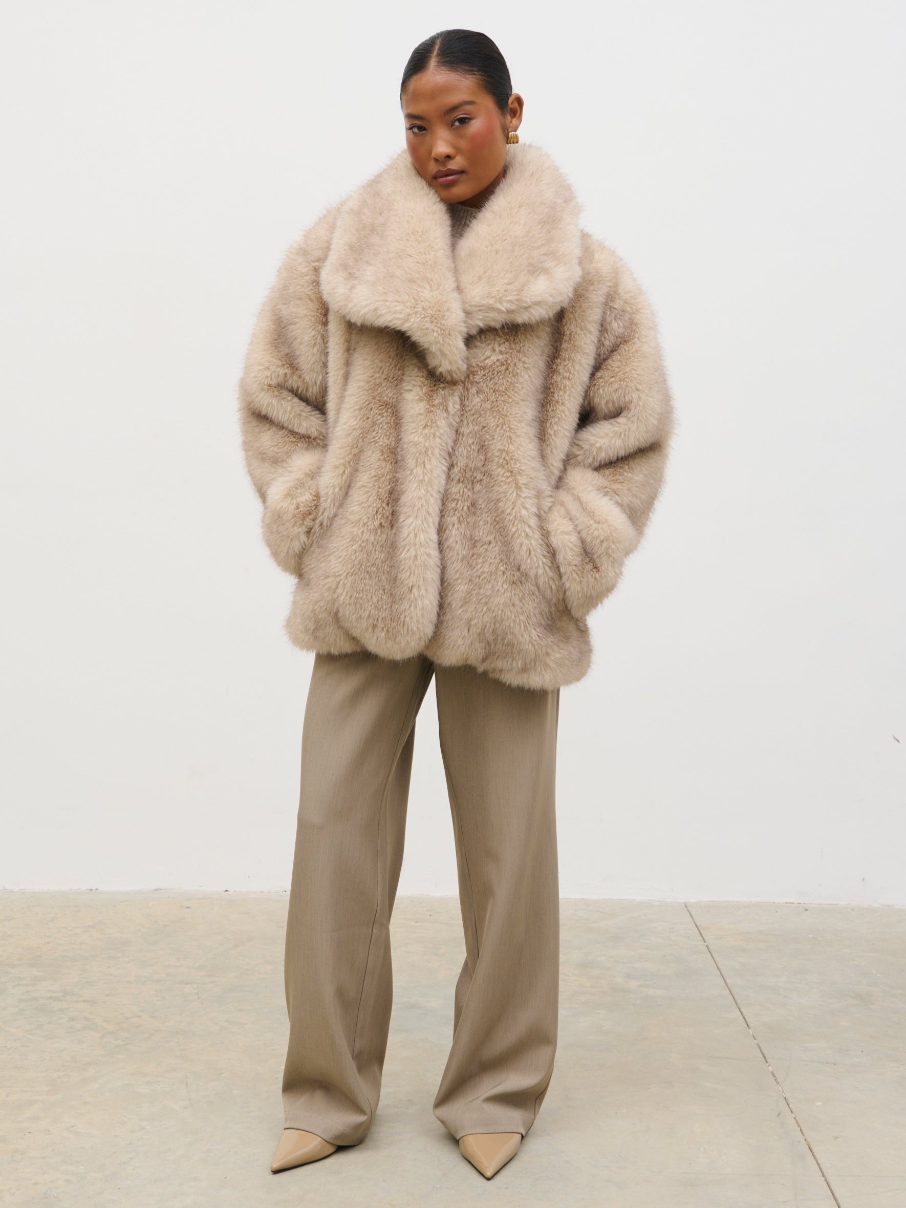 Agatha Short Faux Fur Coat Beige Marl – Pretty Lavish