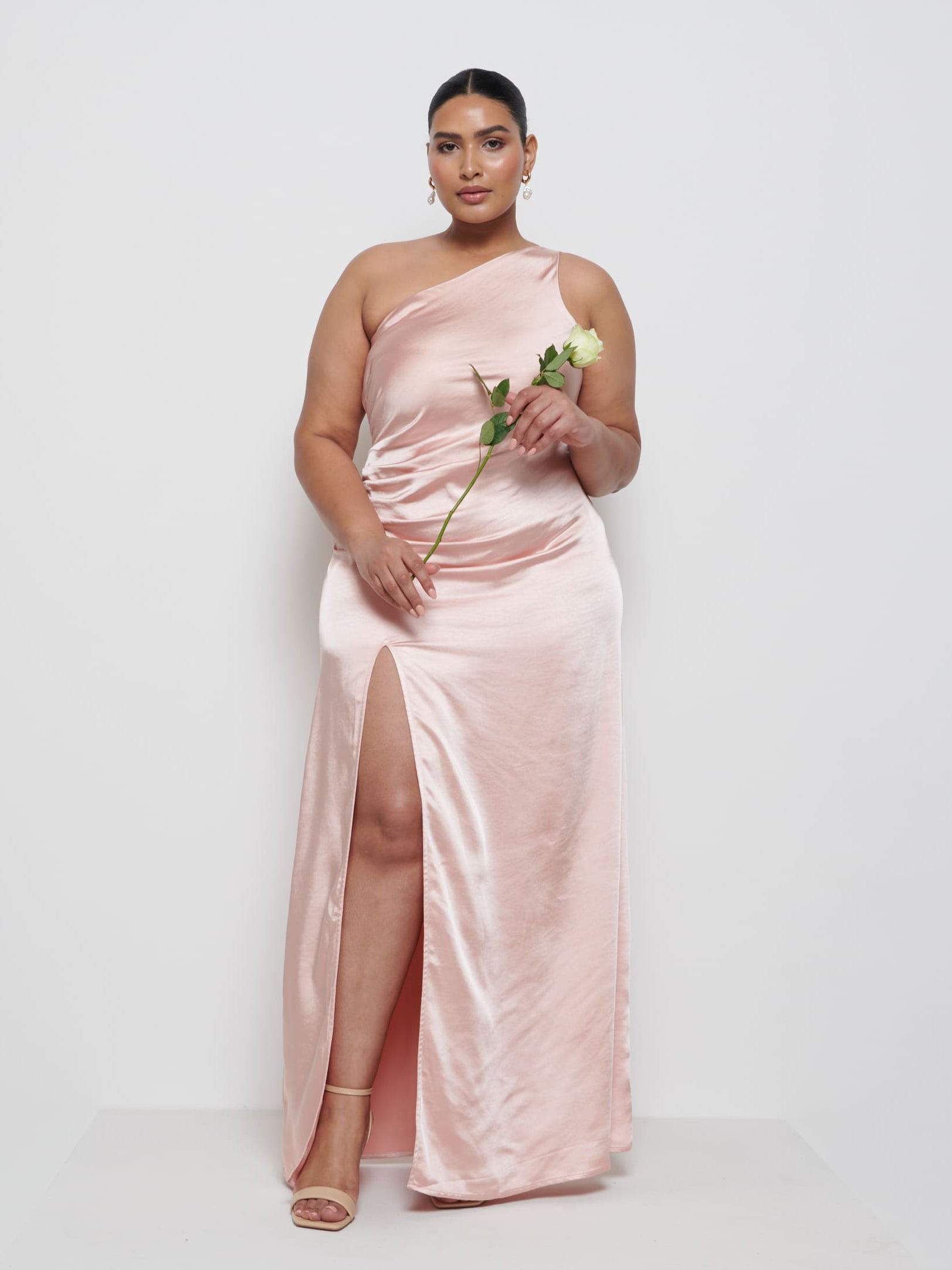 Amelia Ruched Maxi Bridesmaid Dress Curve - Blush Amelia Ruched Maxi Bridesmaid Dress Curve - Blush