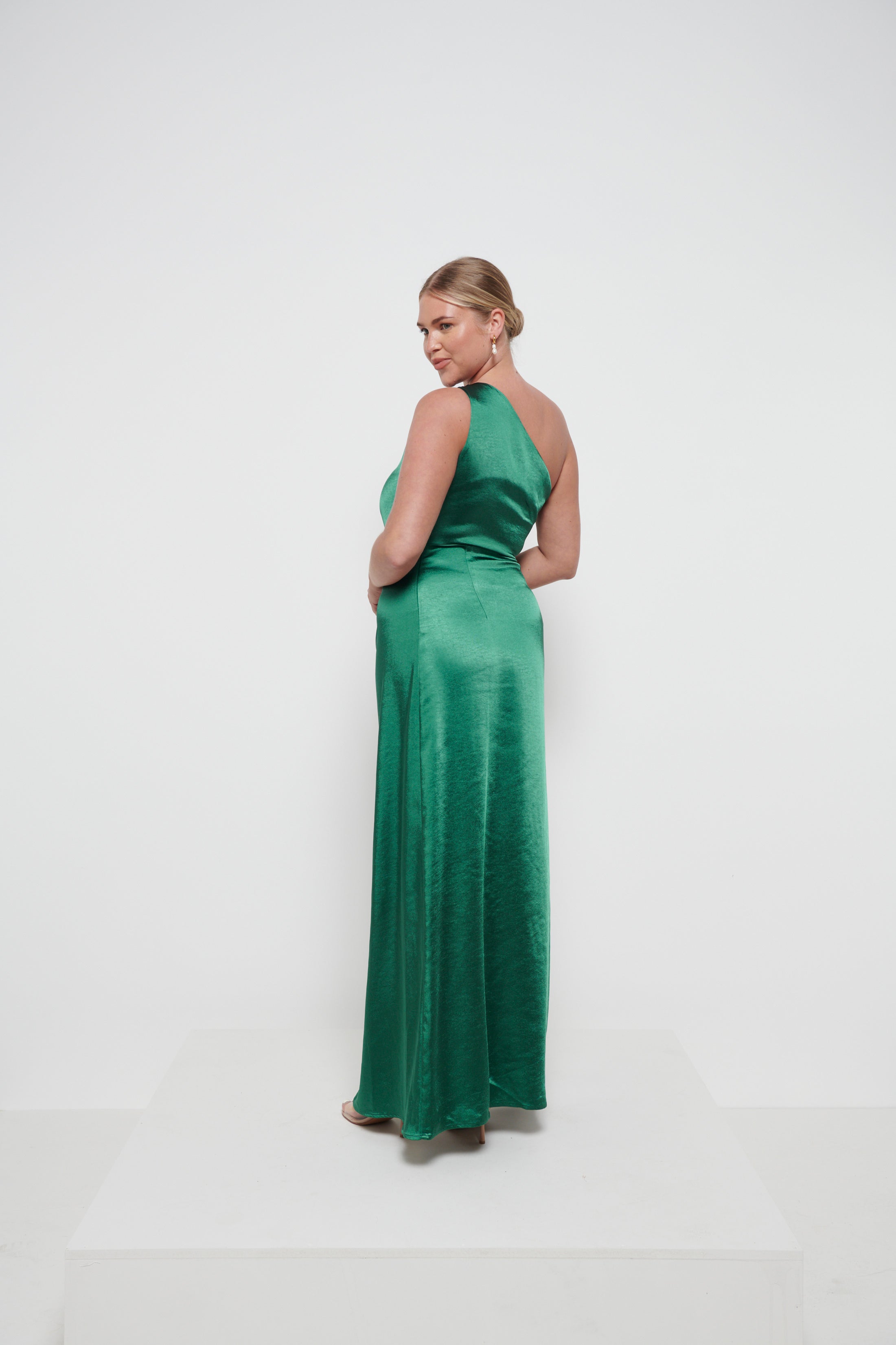 Amelia Ruched Maxi Bridesmaid Dress - Matte Emerald