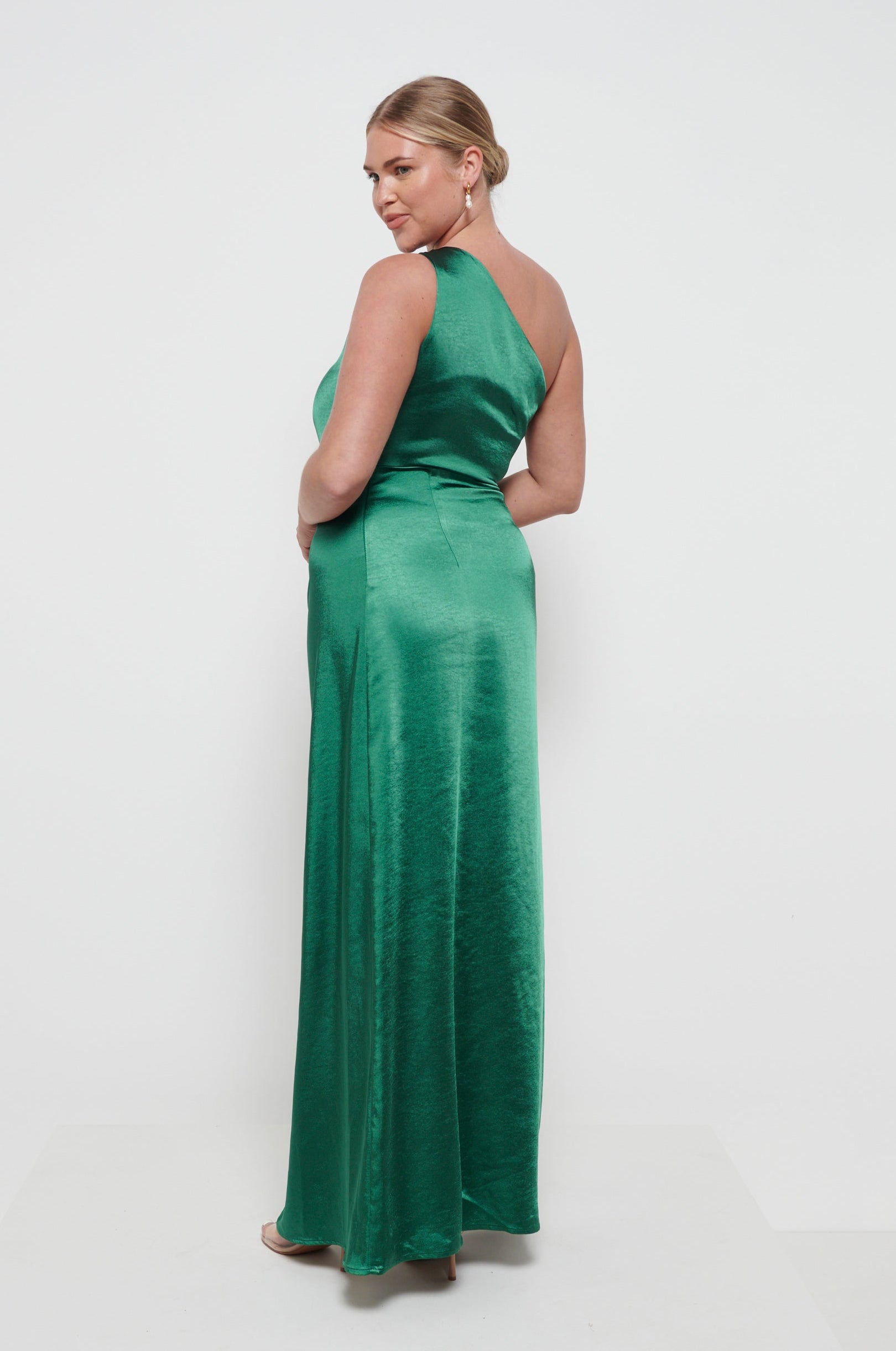 Amelia Ruched Maxi Bridesmaid Dress - Matte Emerald Pretty Lavish Amelia Ruched Maxi Bridesmaid Dress - Matte Emerald Pretty Lavish