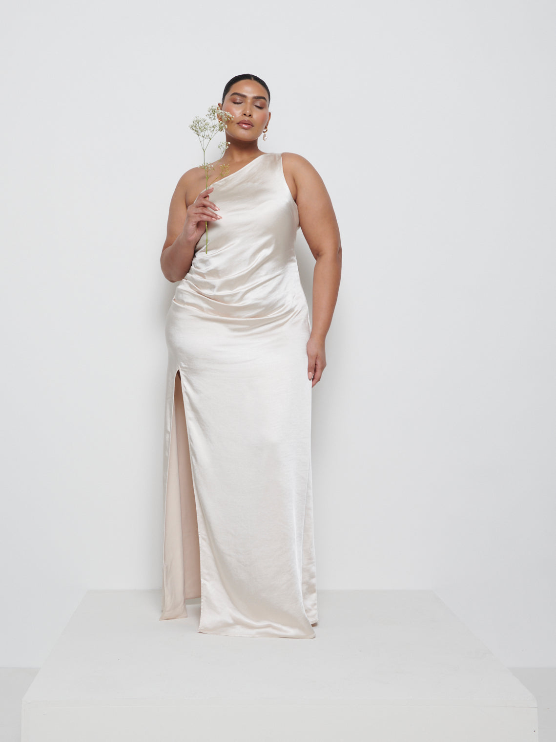 Amelia Ruched Maxi Bridesmaid Dress Curve - Champagne