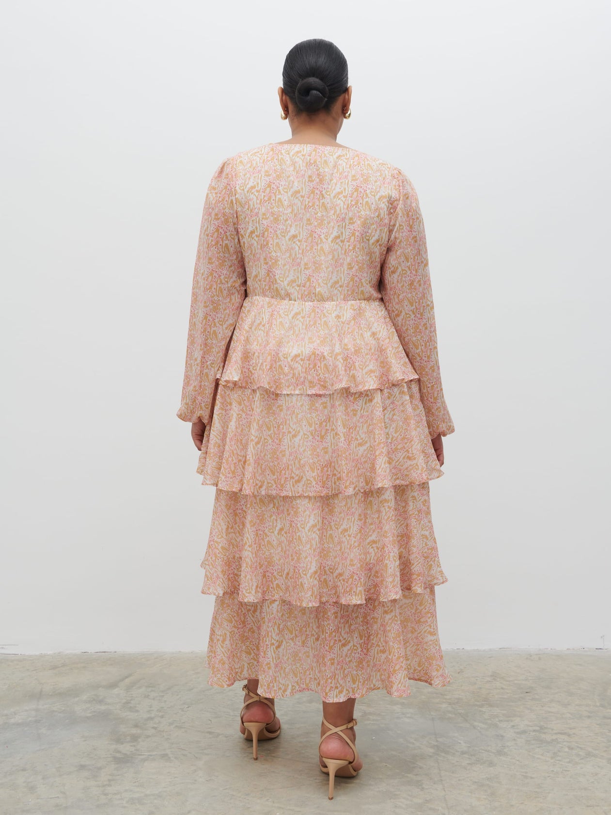 Ashton Ruffle Midi Dress Curve - Ditsy Animal Sorbet Print â Pretty Lavish