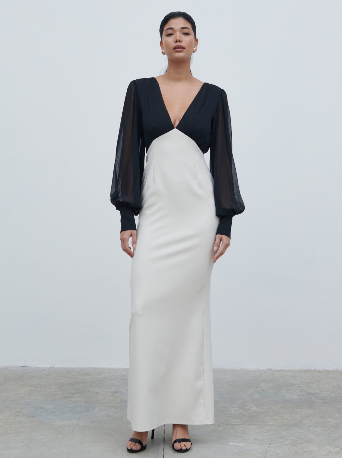 Ayla Contrast Maxi Dress - Black and White Pretty Lavish Ayla Contrast Maxi Dress - Black and White Pretty Lavish