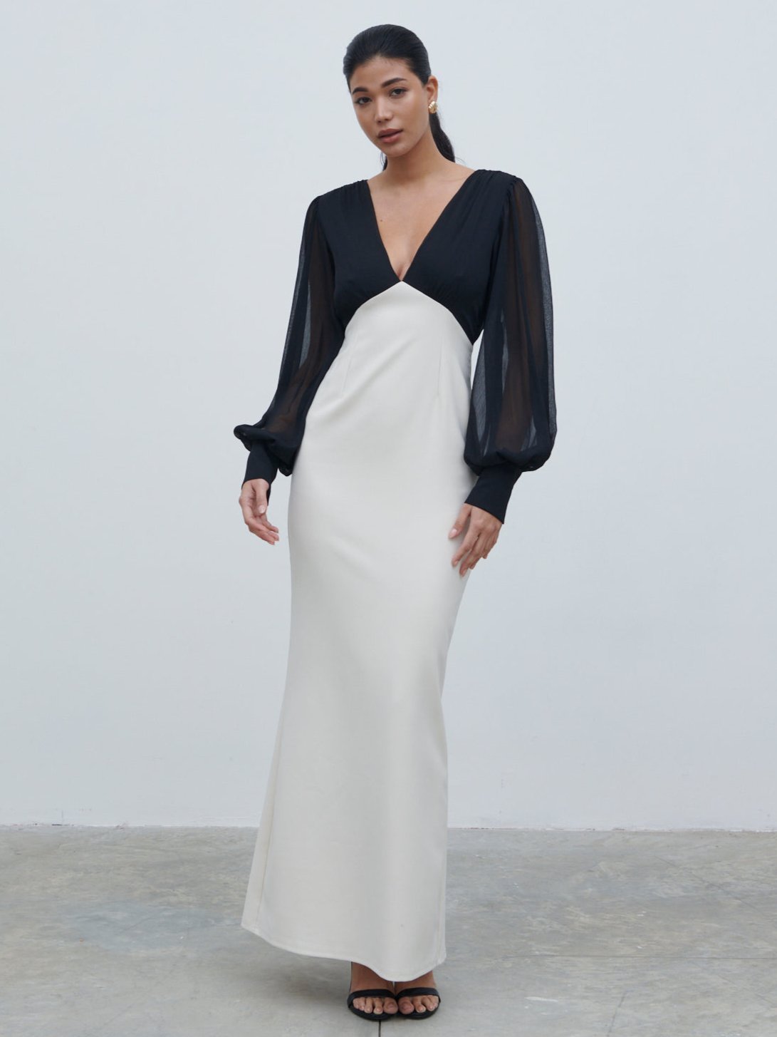 Ayla Contrast Maxi Dress - Black and White Pretty Lavish Ayla Contrast Maxi Dress - Black and White Pretty Lavish