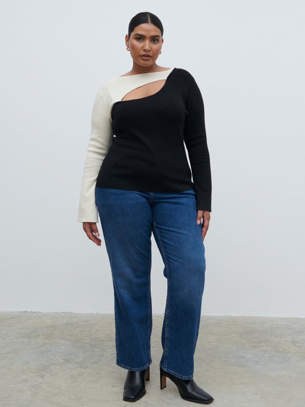 Brogan Contrast Knit Top Curve - Black and Cream