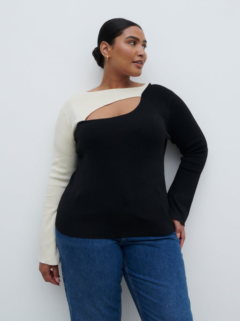 Brogan Contrast Knit Top Curve - Black and Cream