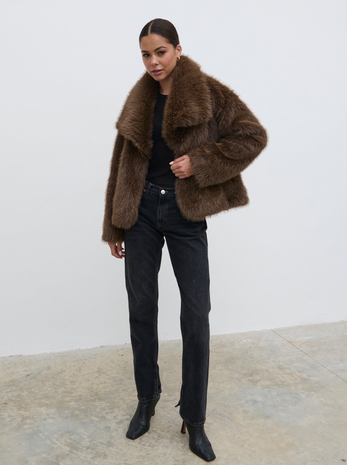 Ettalie Short Faux Fur Coat - Brown – Pretty Lavish