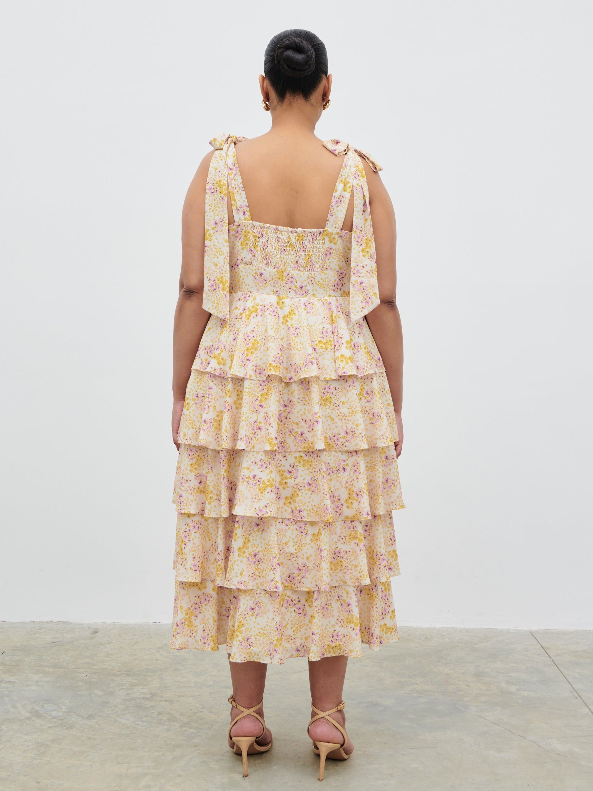 Fiore Tie Ruffle Midaxi Dress Curve - Ditsy Floral – Pretty Lavish