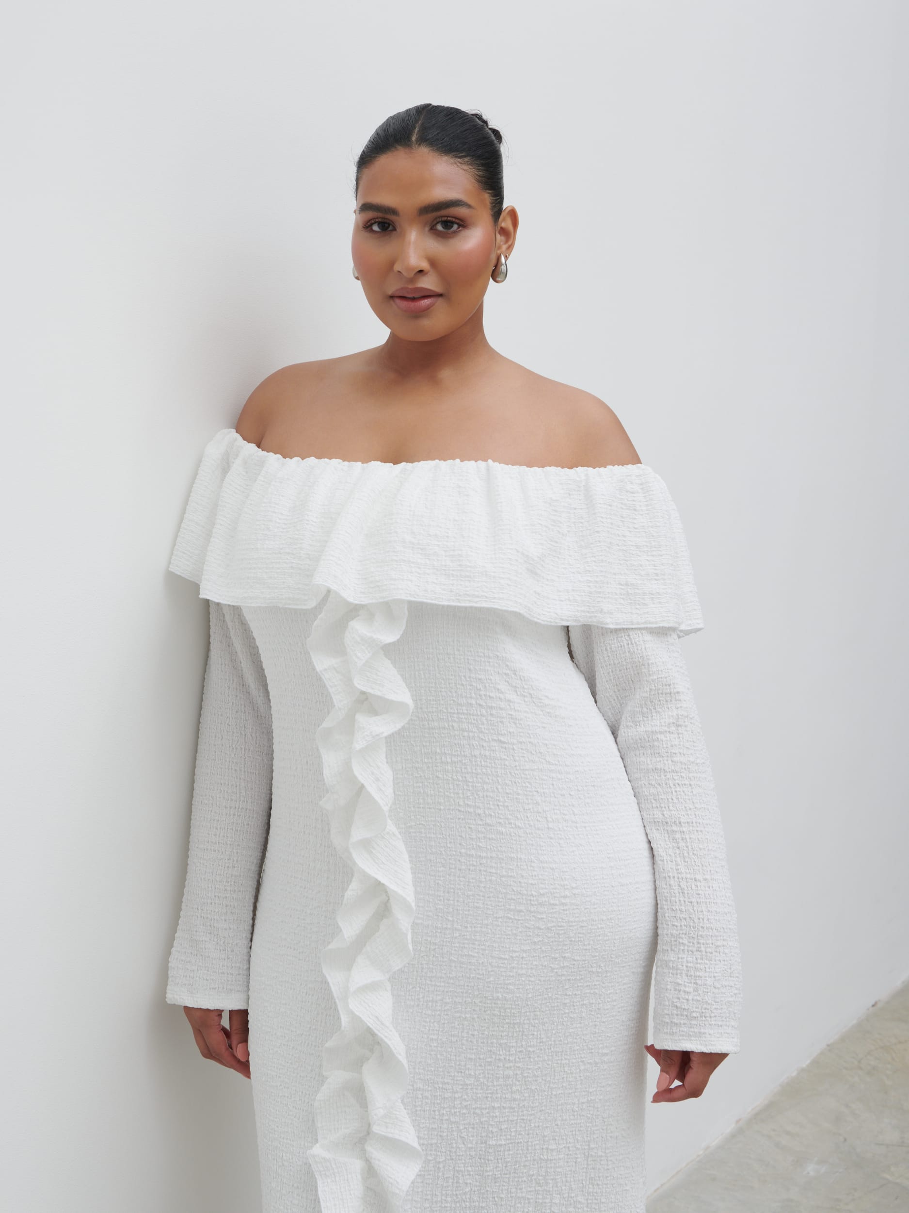 Hope Bardot Ruffle Jersey Maxi Dress Curve - Cream Hope Bardot Ruffle Jersey Maxi Dress Curve - Cream