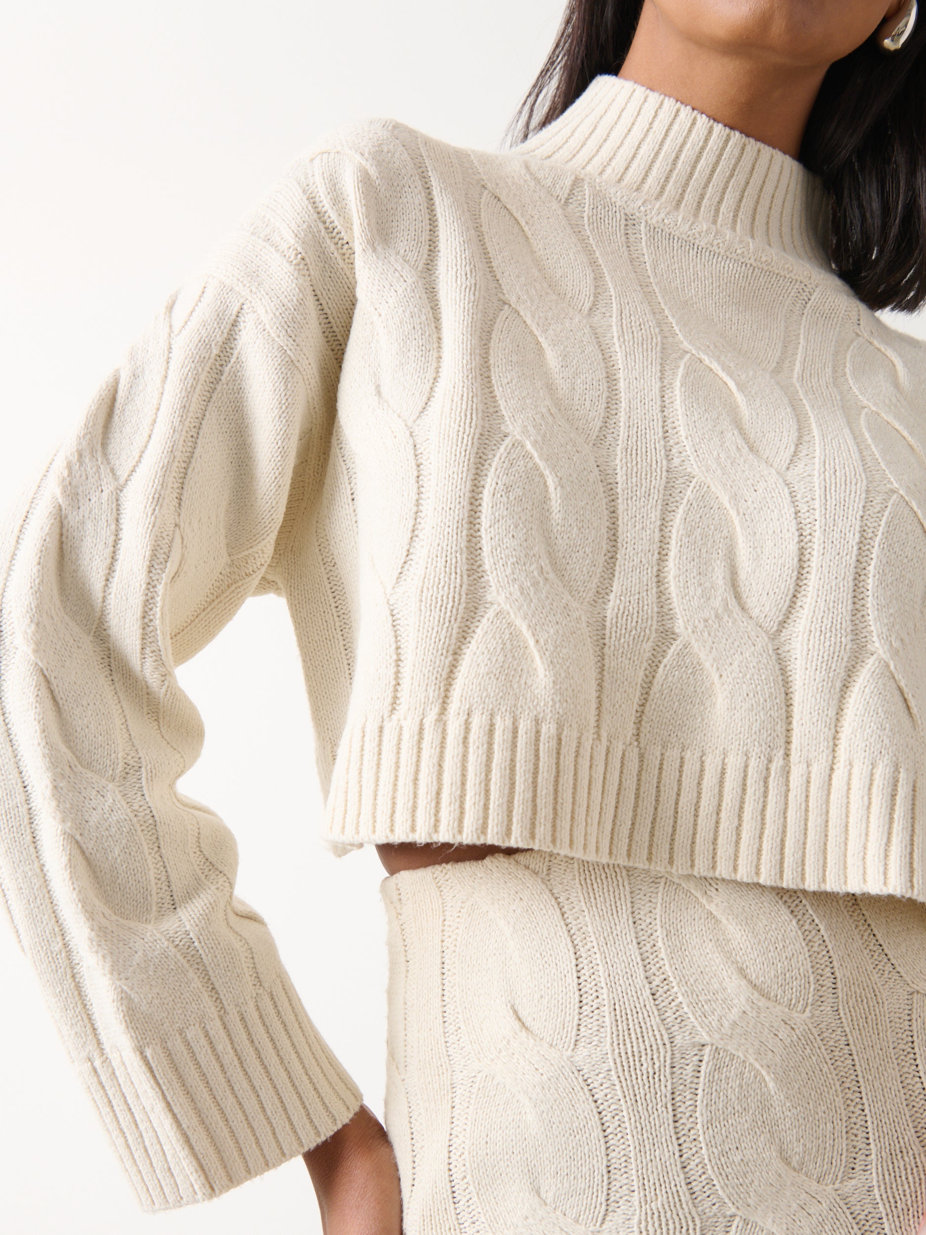 Hunter Cropped Cable Knit Jumper - Cream