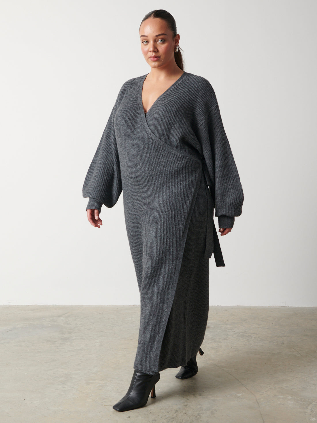 Kinsley Ribbed Wrap Dress Curve - Charcoal Grey Pretty Lavish Kinsley Ribbed Wrap Dress Curve - Charcoal Grey Pretty Lavish