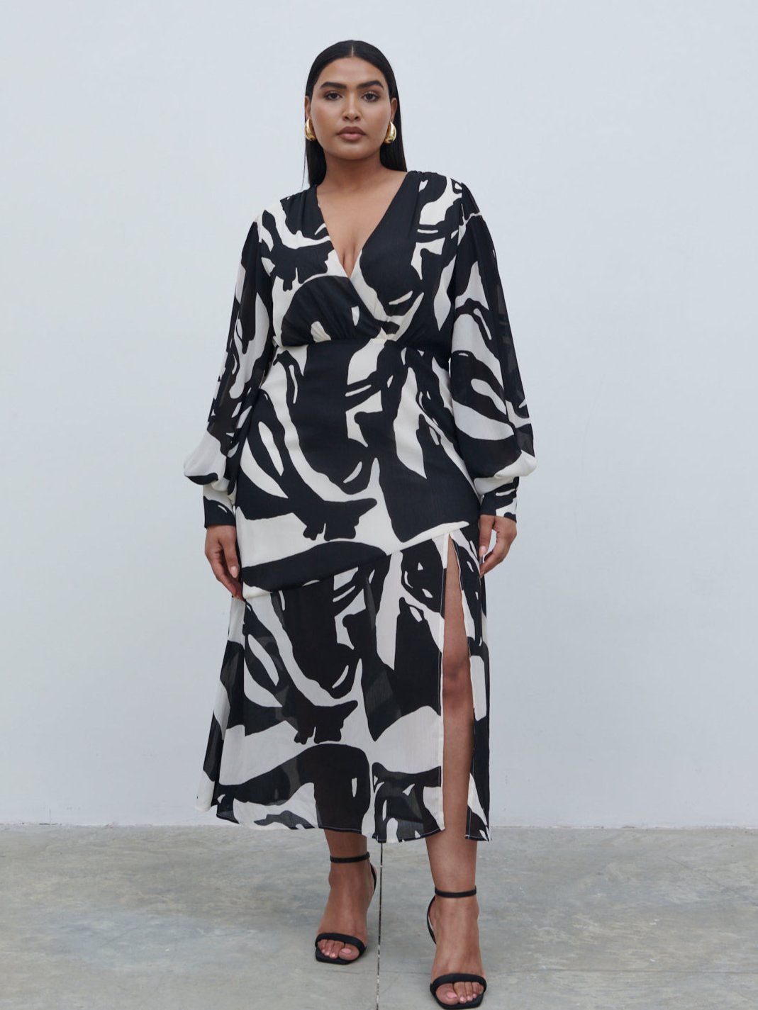 Lilianna Balloon Sleeve Printed Dress Curve - Monochrome Abstract