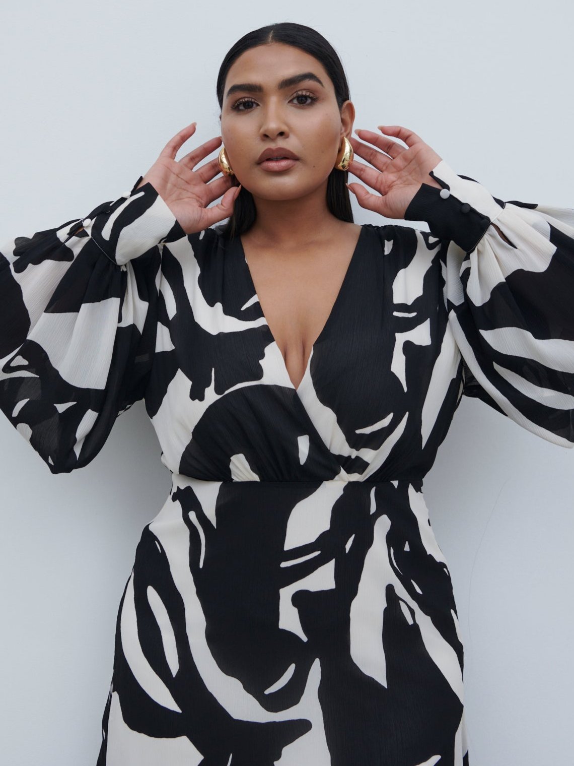 Lilianna Balloon Sleeve Printed Dress Curve - Monochrome Abstract