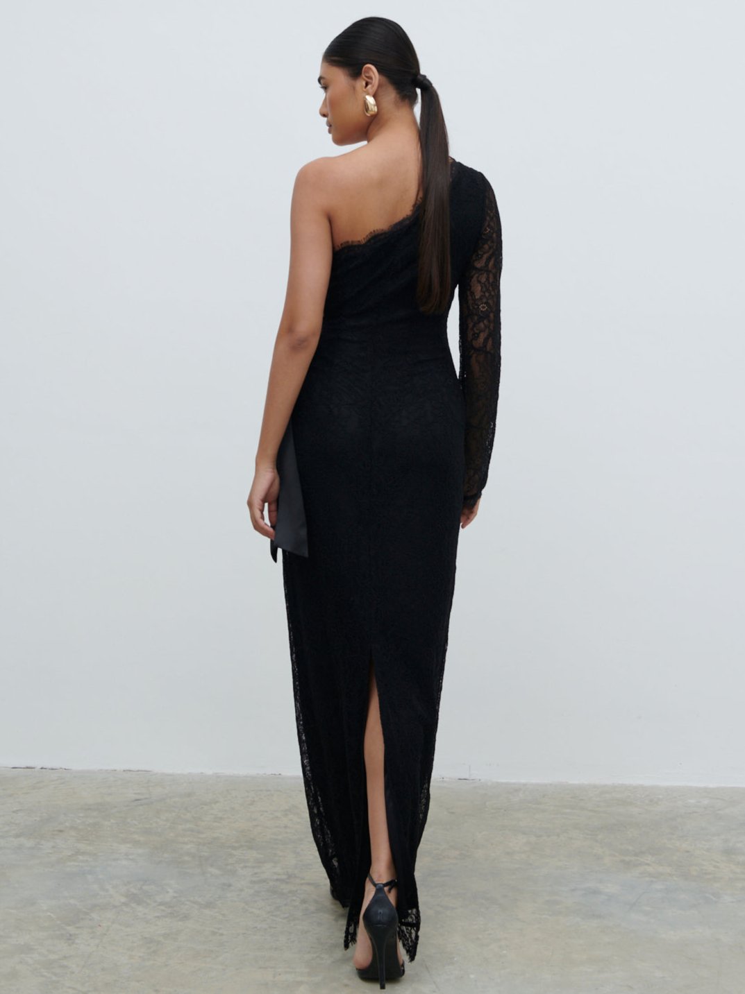 Mollie One Shoulder Lace Maxi Dress - Black