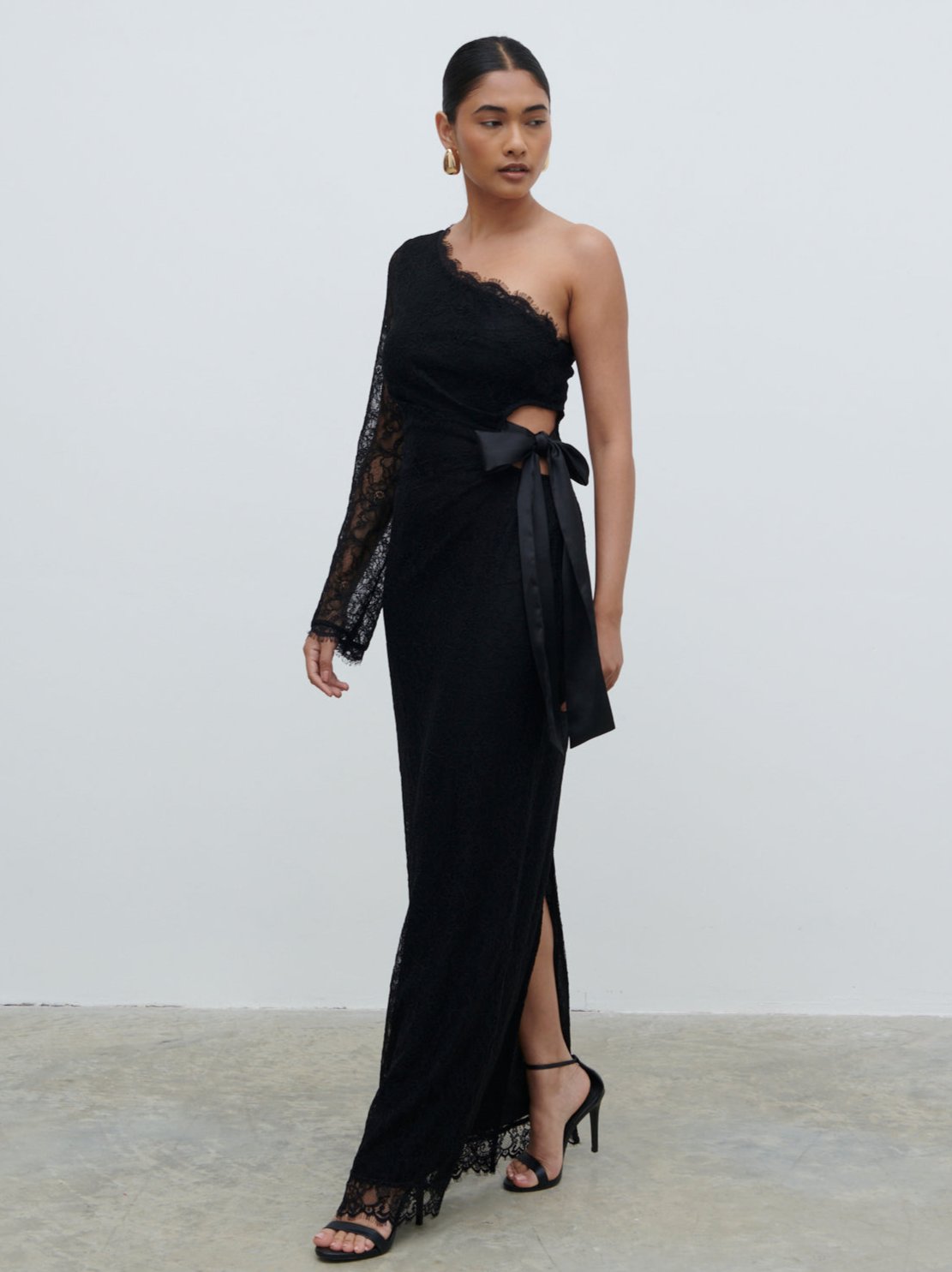 Mollie One Shoulder Lace Maxi Dress - Black