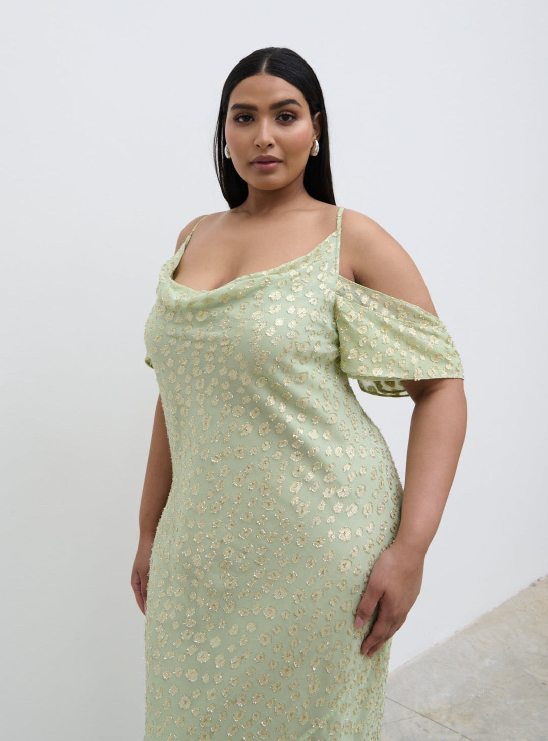 Nia Cold Shoulder Maxi Dress Curve - Pistachio Metallic