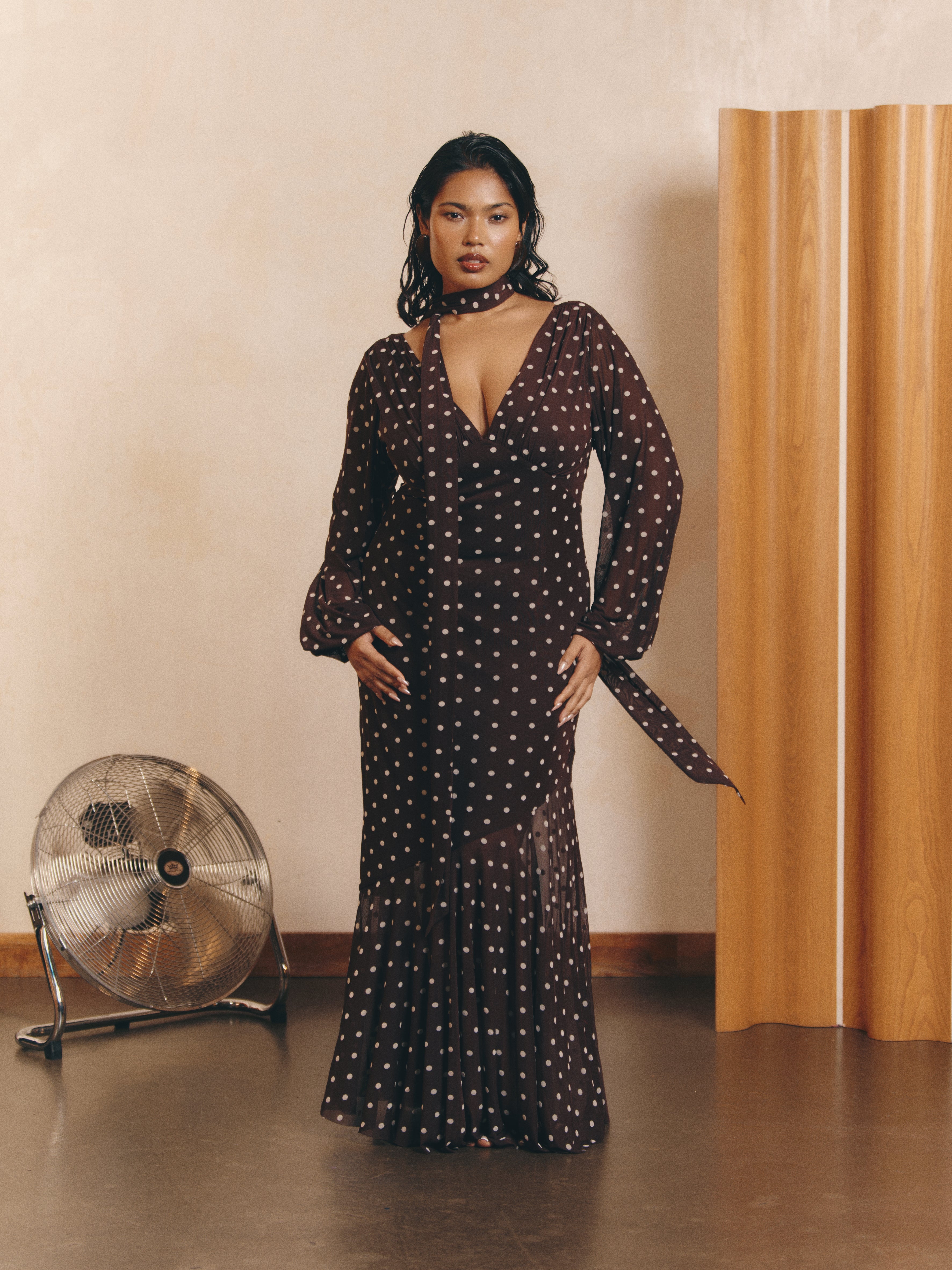 women satin dress Jluxlabel Women's Irresistible Maxi Style:R88DM4035 structure gown that balances Web Collection: Sole Mio Vestido Mini Reign Ruched