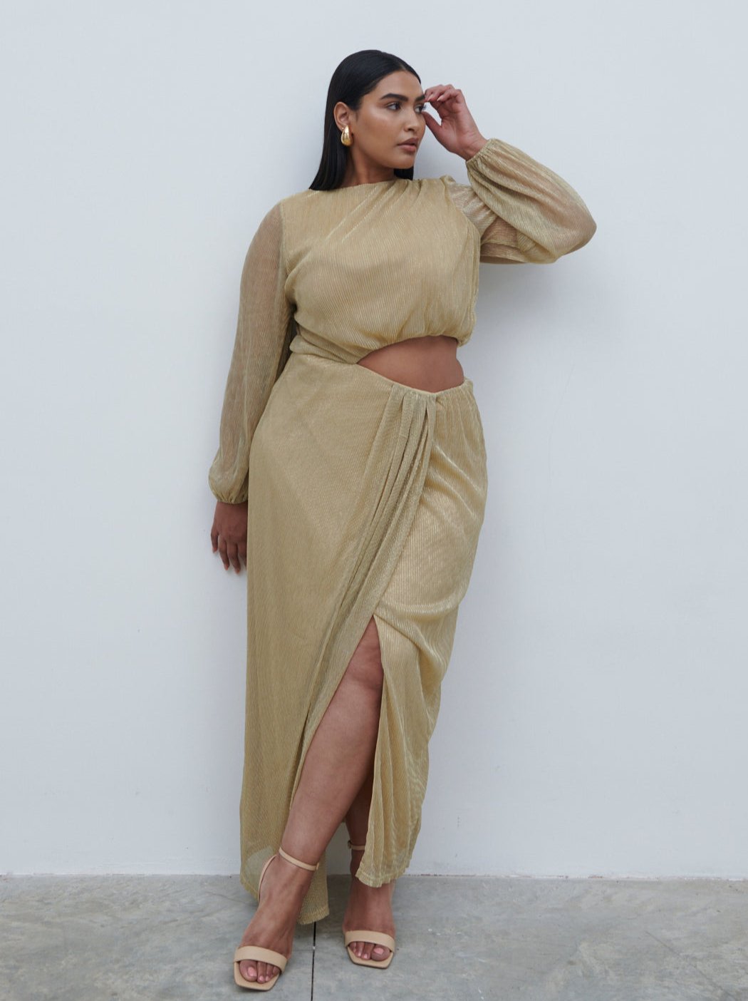 Rae Cut Out Maxi Dress Curve - Metallic Gold Pretty Lavish Rae Cut Out Maxi Dress Curve - Metallic Gold Pretty Lavish