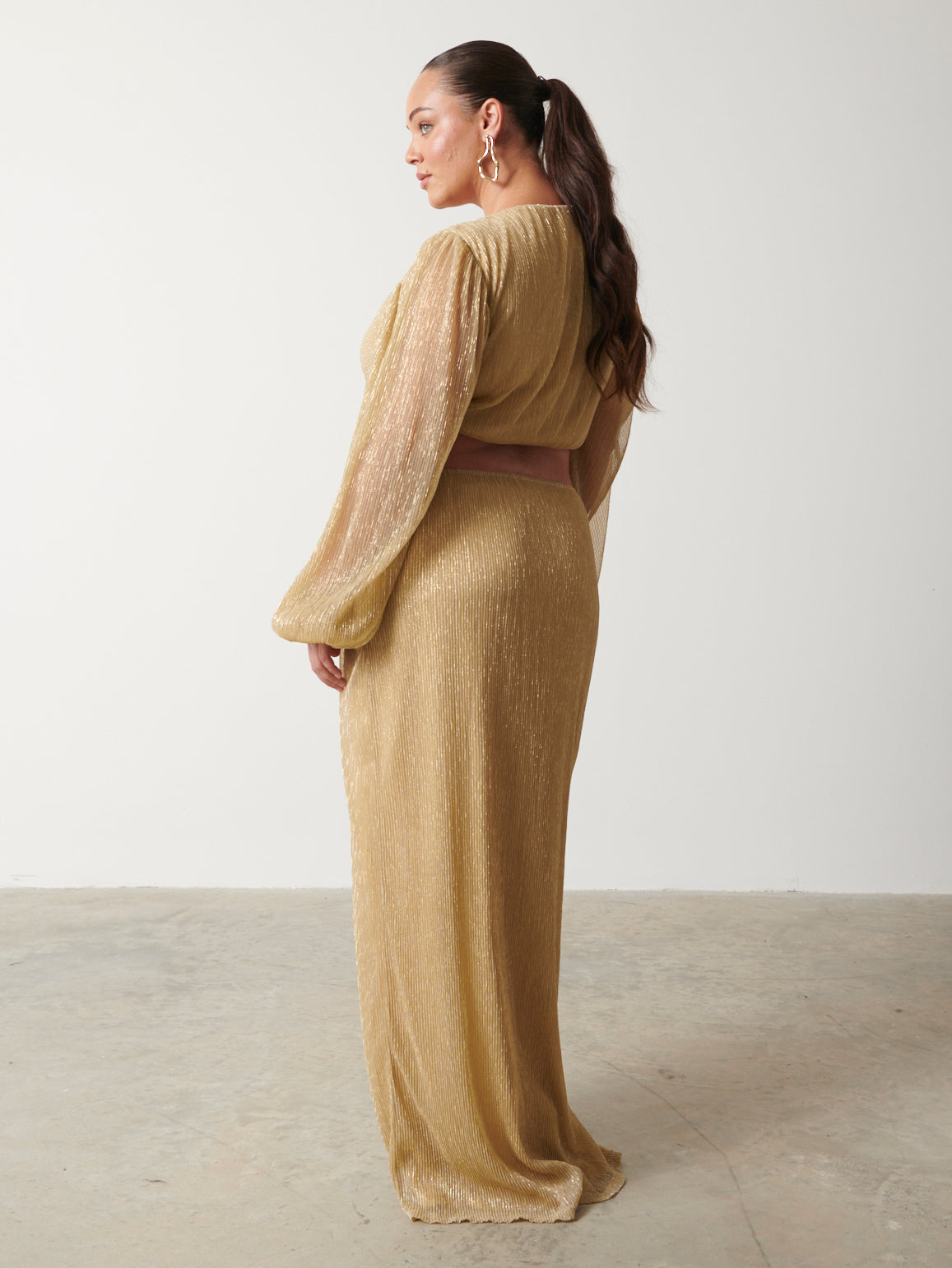 Zaya Plisse Metallic Maxi Dress Curve - Metallic Gold Zaya Plisse Metallic Maxi Dress Curve - Metallic Gold
