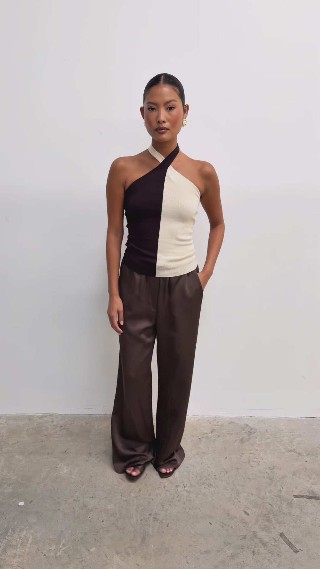 Elle Is 5'3" & Wears Size UK 6|Breya Satin Drawstring Trousers - Chocolate Brown