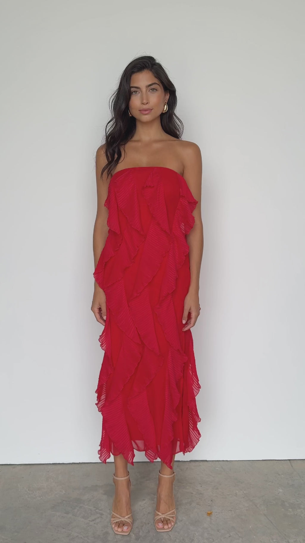 Lygia Is 5'9" & Wears Size UK 8|Perla Bandeau Ruffle Midaxi Dress - Red