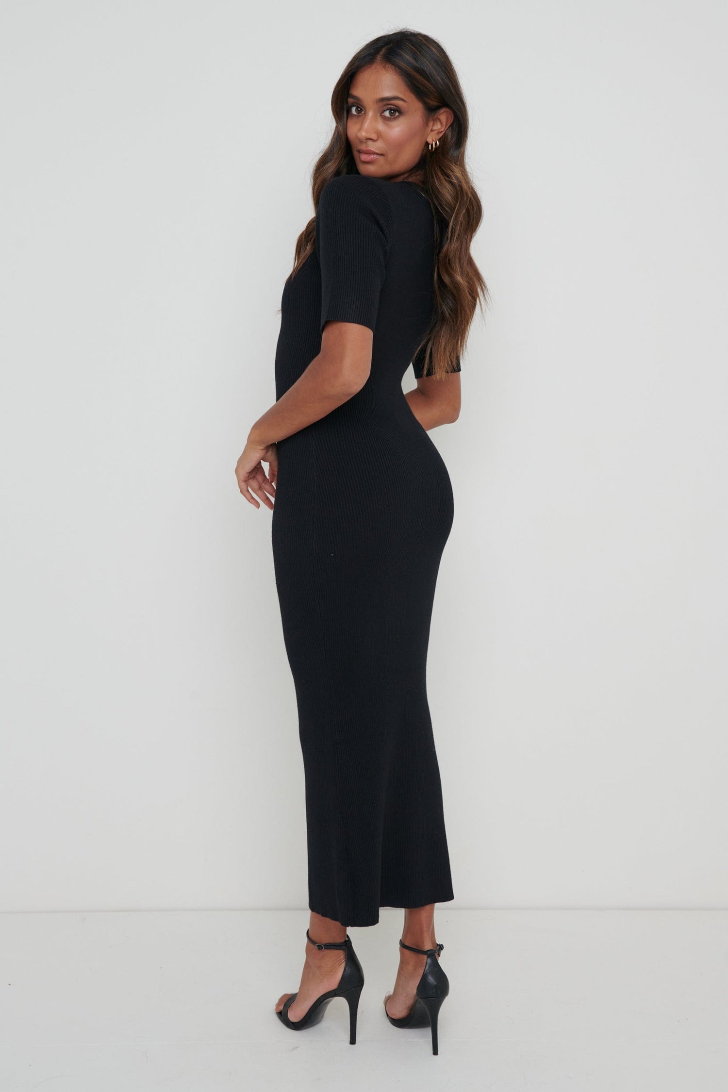Lara Ribbed Midi Dress - Black – Pretty Lavish